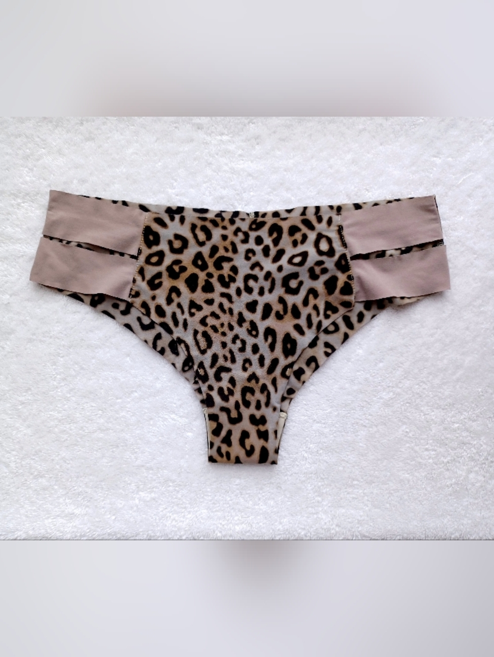 Victoria's Secret Leopard Print Cheekster Panties, Size M